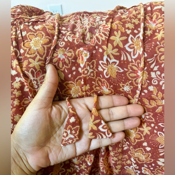 SUNDRY | Floral Flutter Sleeve top | size 2 (m/L) - Picture 5 of 7